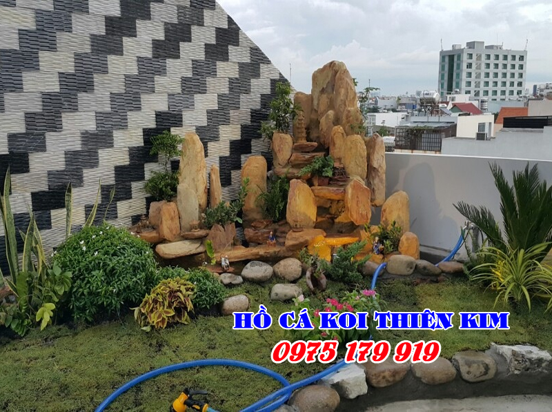 Hòn non bộ trên sân thượng đẹp